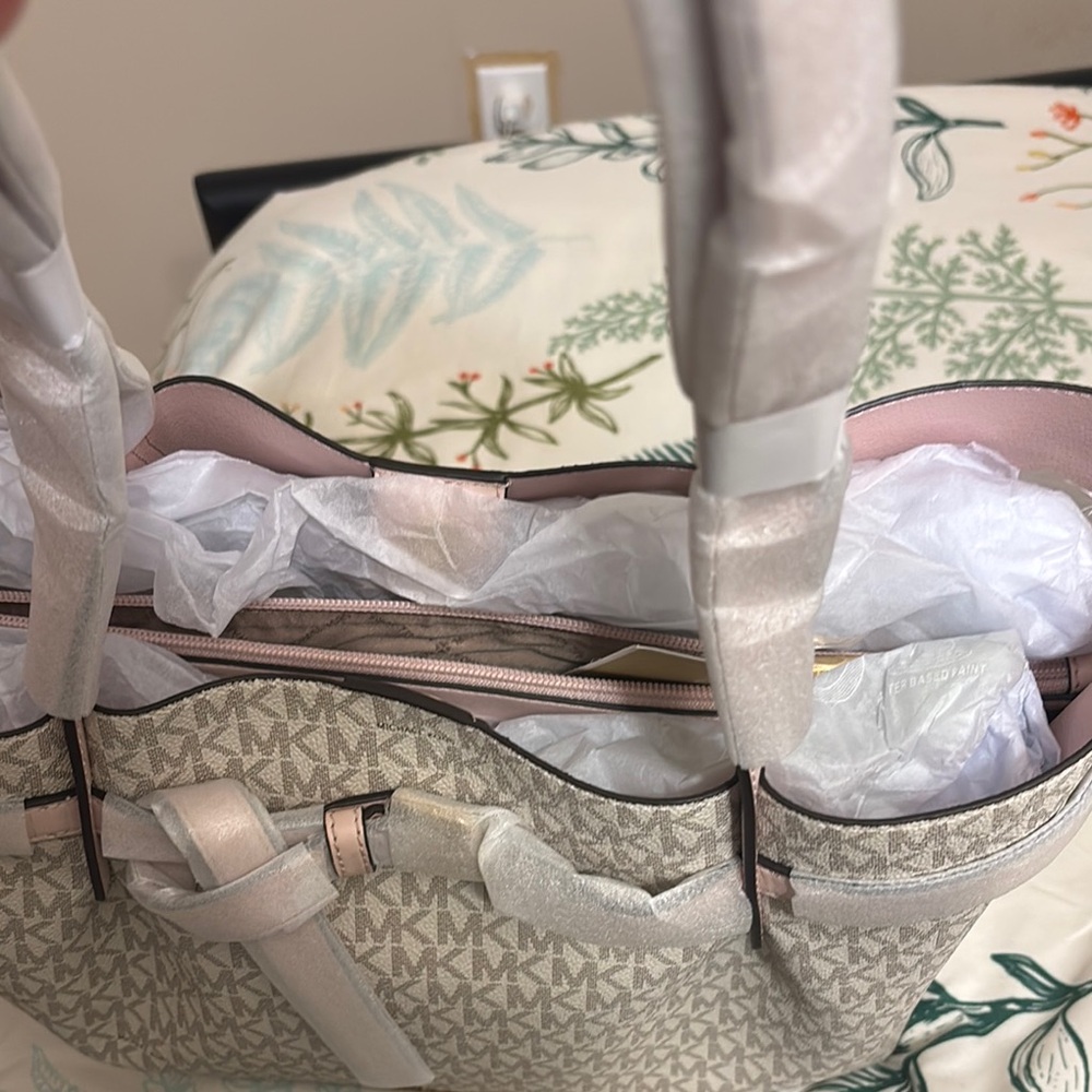 Michael Kors  Emilia large tote bag Cream and powder pink color - Picture 2 of 4